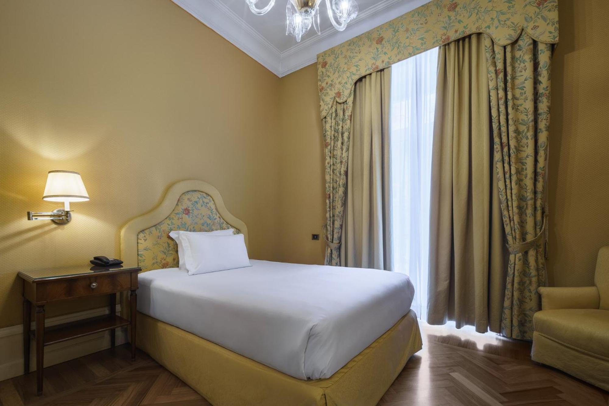 Eurostars Hotel Excelsior Naples Luaran gambar