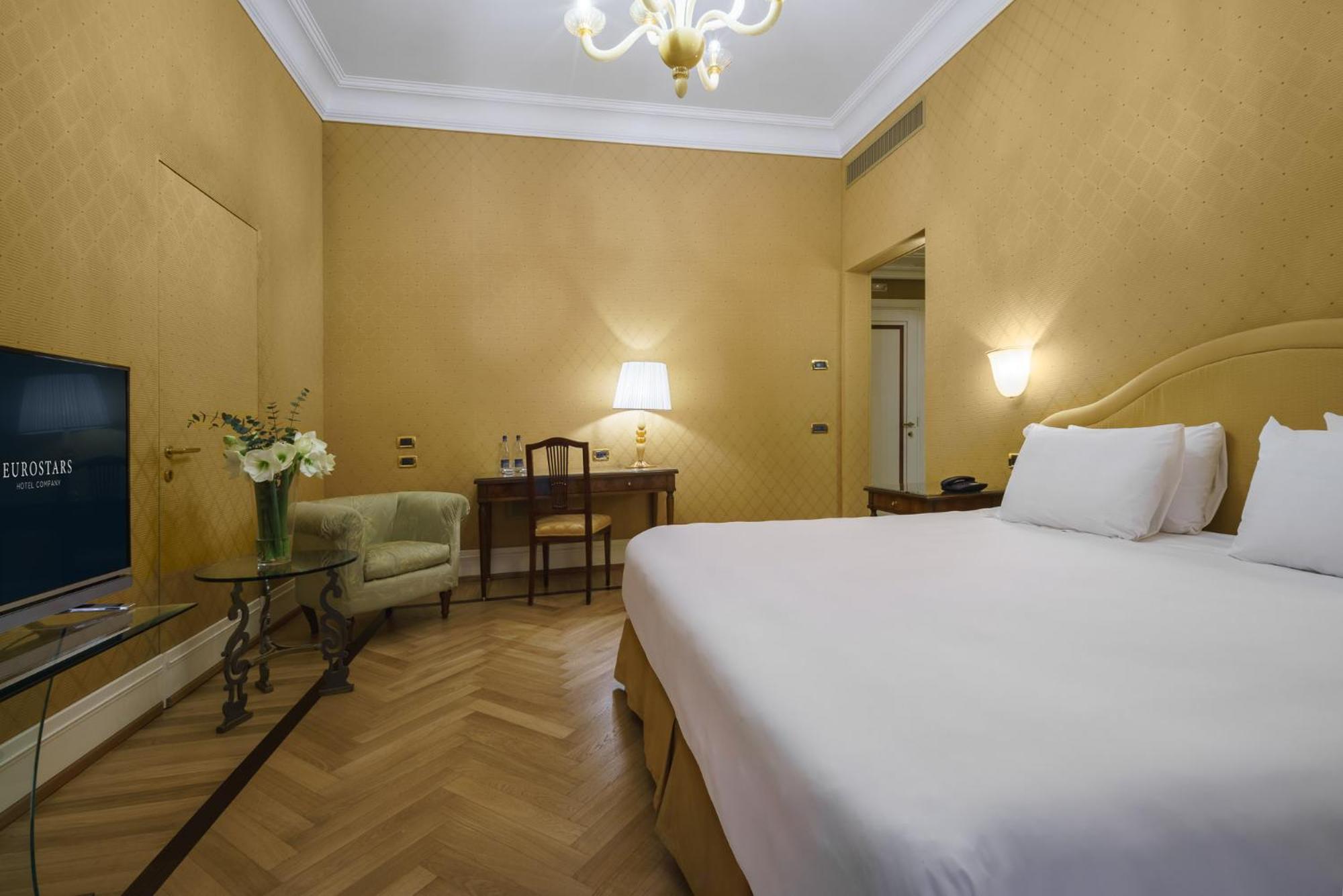 Eurostars Hotel Excelsior Naples Luaran gambar