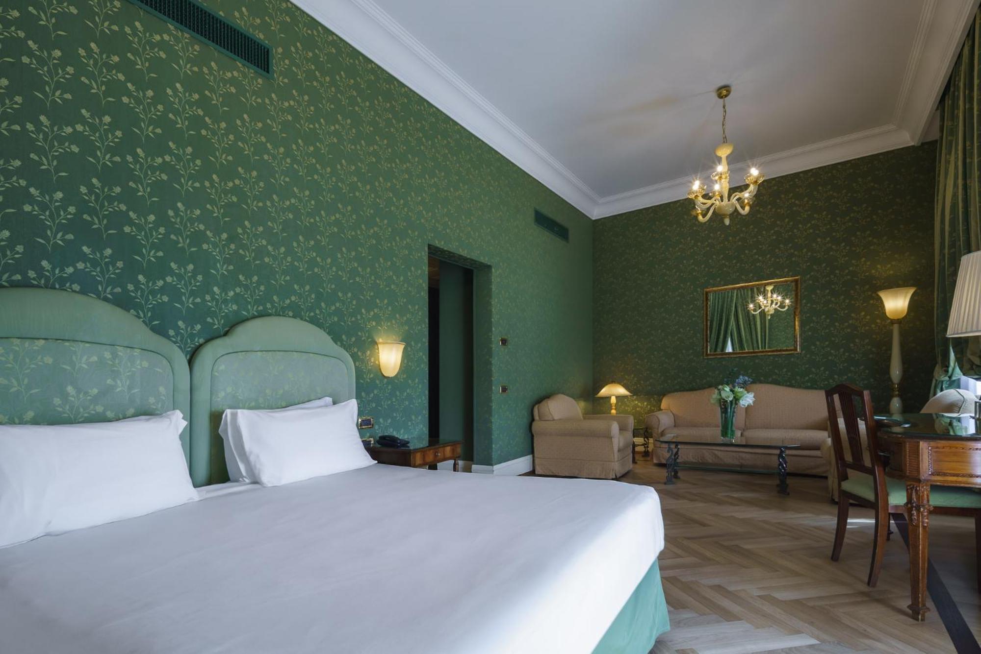 Eurostars Hotel Excelsior Naples Luaran gambar
