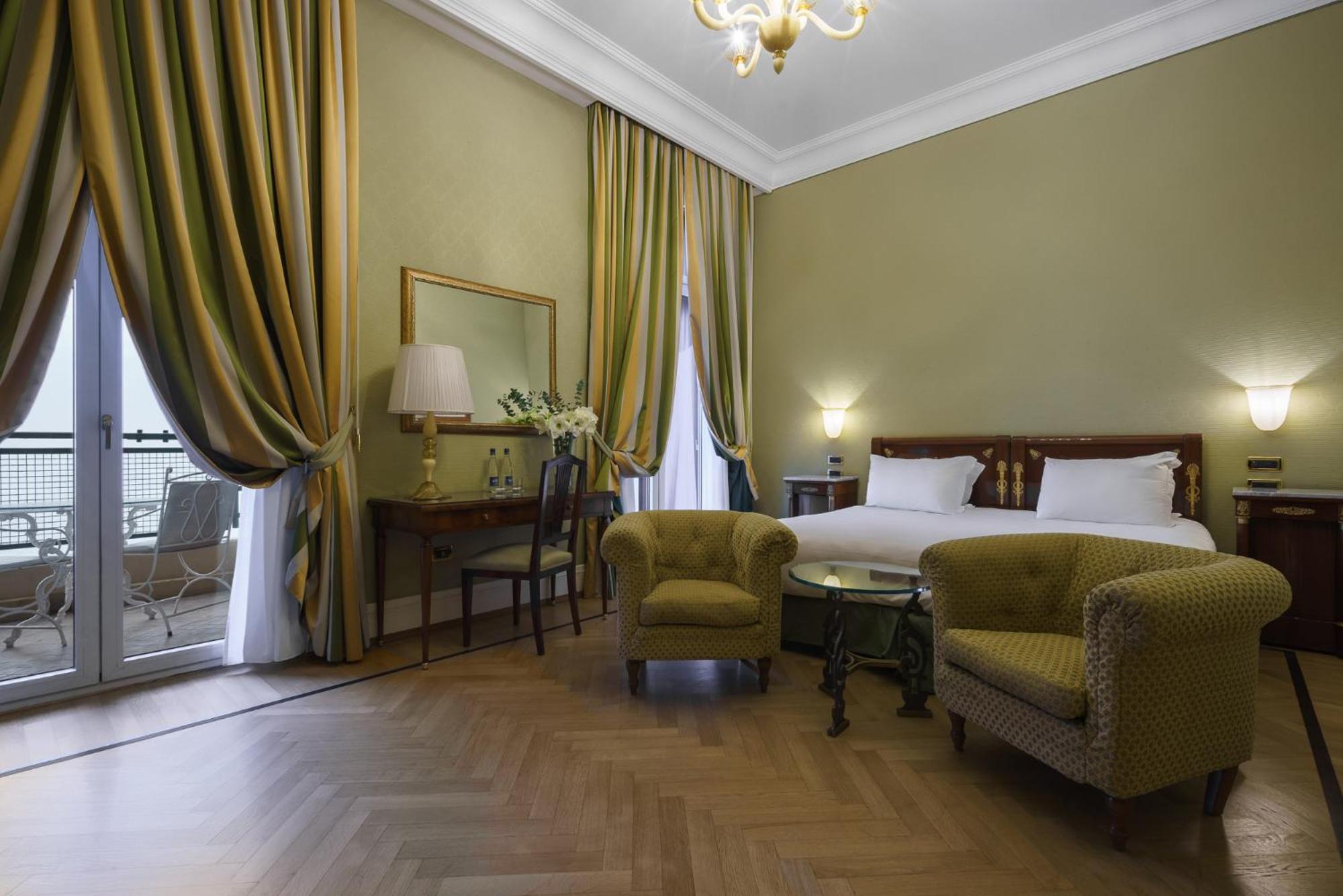 Eurostars Hotel Excelsior Naples Luaran gambar